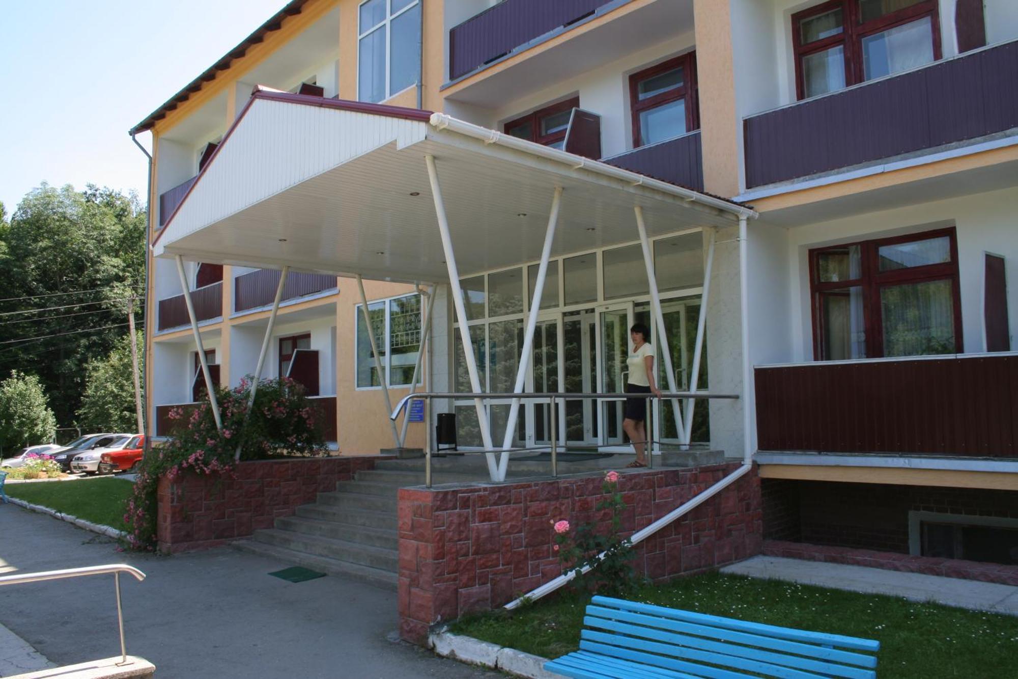 Санаторій Збруч Hotel Satanov Exterior photo